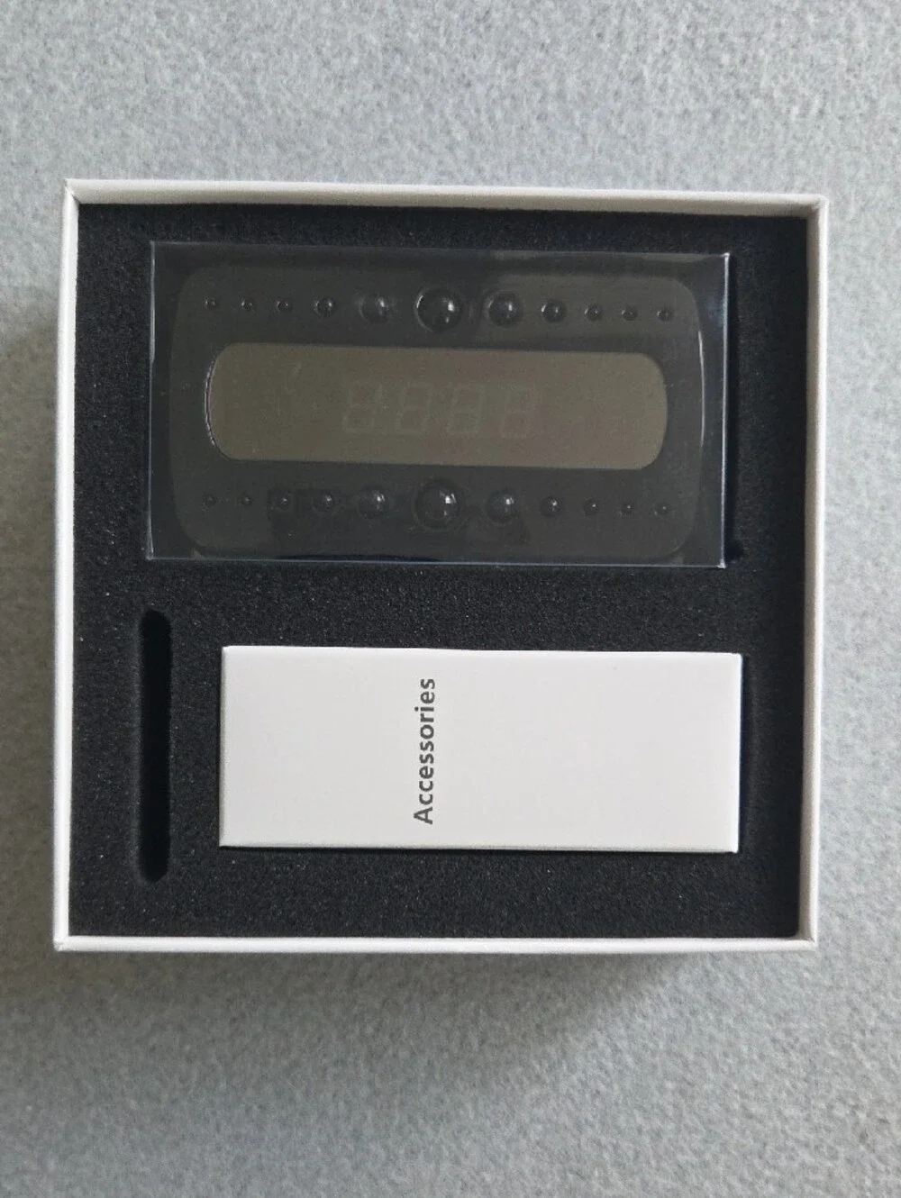 Mouen Wi‑Fi Camera Alarm Clock - White